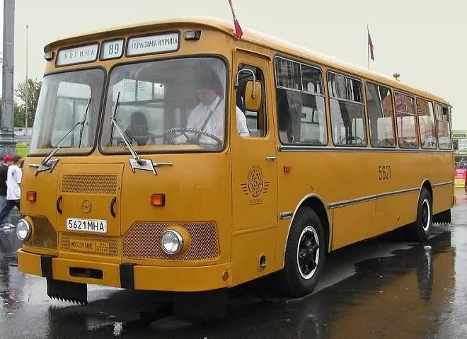 ЛиАЗ 677-М
