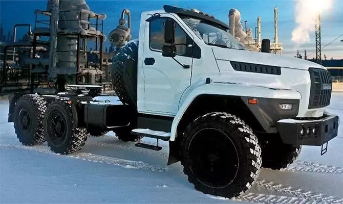 Тракторный агрегат без спального отсека