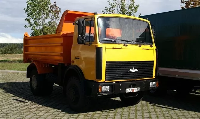 МАЗ 5551 с усиленной подвеской и дизельным двигателем