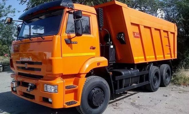 Грузовой самосвал