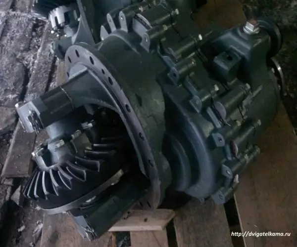 КамАЗ 6520-2502011 Средний редуктор